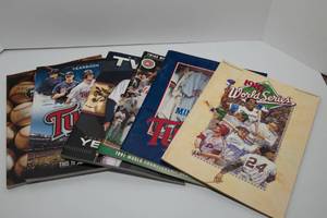 lot 126 image: Minnesota Twins Magazines - 1987 World Series Magazine