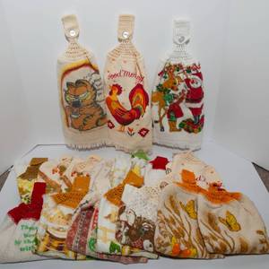 lot 129 image: Hanging Kitchen Hand Towels