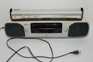 lot 178 image: Sony Radio