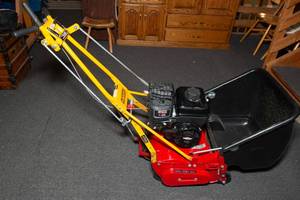 lot 4A image: 20 McClane Mower