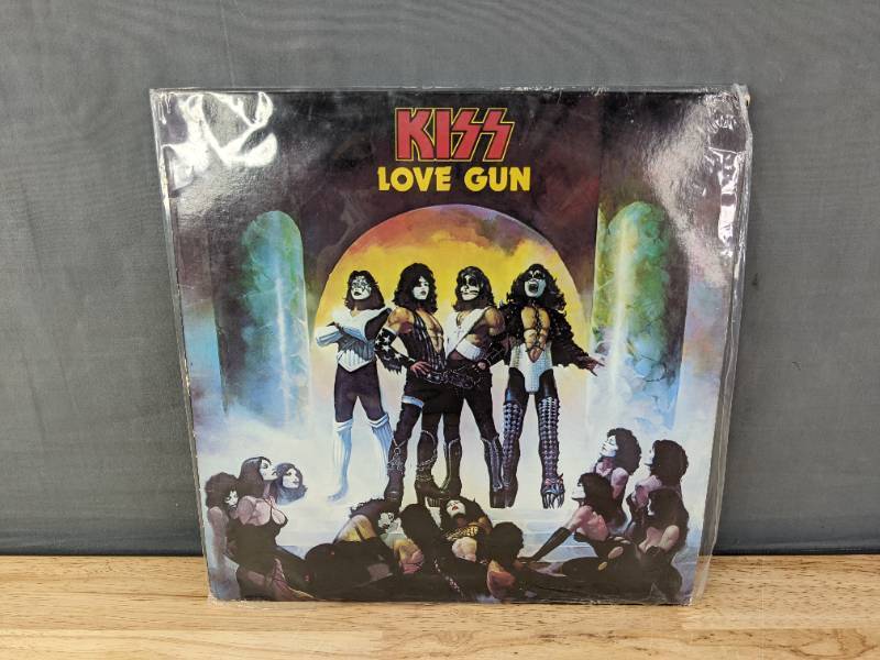 lot 114 image: KISS Love Gun Vinyl Record Album K