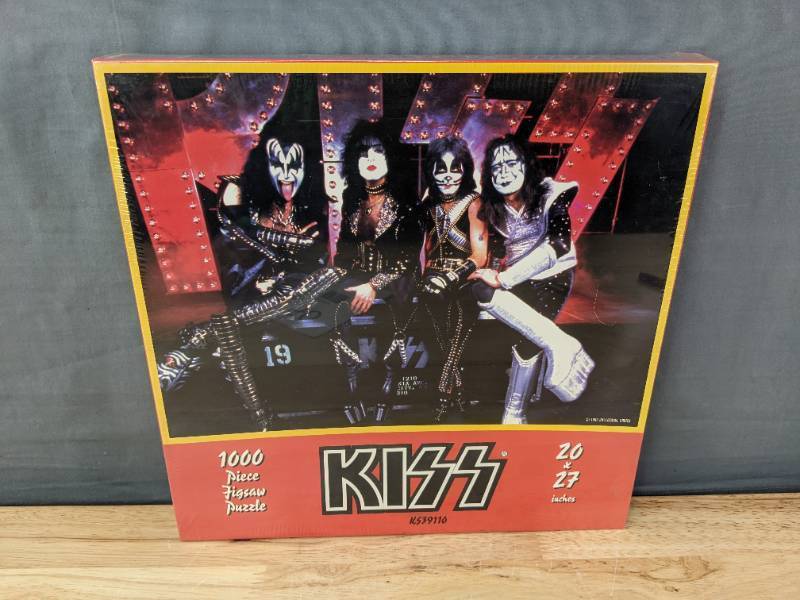 lot 50 image: New KISS 1000 Piece Puzzle K