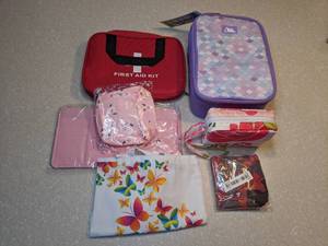 lot 401 image: New Lunch Tote First Aid Bag Several Totes Pouches P