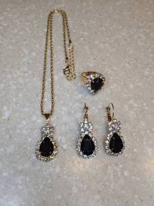 lot 406 image: New Four Piece Heart Shaped Jewelry Set Black P