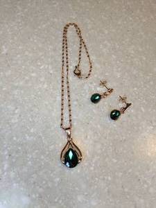 lot 407 image: New Necklace Earring Jewelry Set Green P