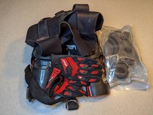 lot 418 image: Moto Cross Shoulder Brace Knee Pads XL gloves Mobius X8 R