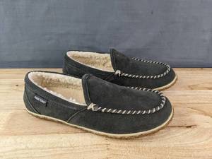lot 119D image: Minnetonka Shoes Mens Size 12W Grey N