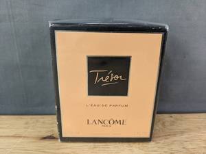 lot 9 image: Brand New Resor Perfume by Lancome 1 oz $85.00 Retail N