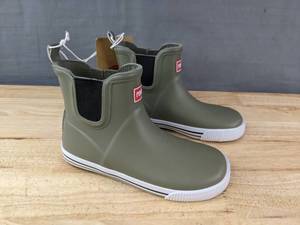lot 59 image: New Reima Waterproof Low Cut Rain Boots Shoes Kids Size 1212.5 Green N