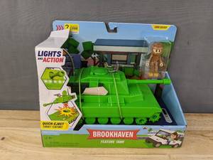 lot 140F image: Brand New DevSeries Brookhaven Feature Tank Toy B