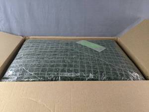 lot 244B image: Brand New Boxwood Panels 24 x 16 Unknown Quality B