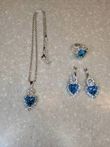 lot 429 image: New Four Piece Jewelry Set Earrings Ring Bracelet Necklace Blue Stone Heart Shape Silvery P