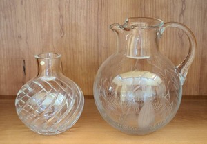 lot 75 image: Vintage Tiffany Etched Crystal Picture and Vase