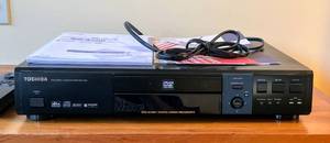 lot 78 image: Toshiba DVDAudio Player SD-4700