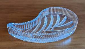 lot 39 image: Waterford Crystal Paisley Shaped Vanity Dish