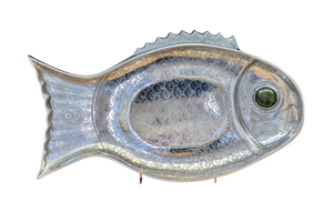 lot 40 image: Vintage Arthur Court Aluminum Fish Platter