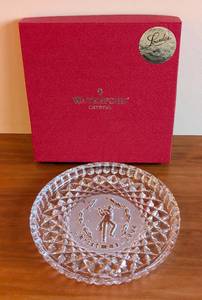 lot 44 image: Waterford Crystal 12 Days of Christmas 11 Pipers Piping Plate