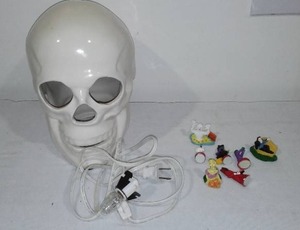 lot 305 image: Glaze Ceramic Skull & More.