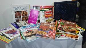 lot 311 image: Cookbook Variety, Taste Of Home, Pillsbury, Betty Crocker Over (25)