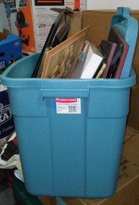 lot 315 image: Rubbermaid 18 Gal Covered Tote and More.
