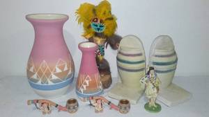 lot 327 image: Native American Pottery.