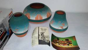 lot 372 image: Native American Sioux Pottery, Vintage (3)