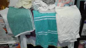lot 402 image: Bag Of Misc. Rags And Hand, Bath Towels