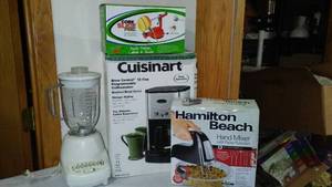 lot 421 image: Cuisinart, Hamilton Beach Small Appliances (4).