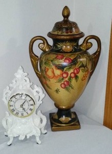 lot 430 image: Ceramic Decor Vase And Vintage Clock.