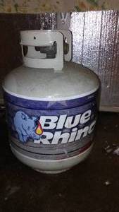 lot 590 image: Blue Rhino 15 LB Tank.