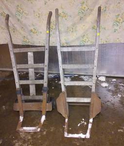 lot 597 image: Vintage Lansing Hand Carts (2).
