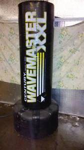 lot 604 image: Century Wave Master XXL Punching Bag.