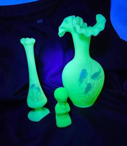 lot 568 image: Vintage Fenton Custard Hand Painted Vases (2) and Fenton Praying Boy Uranium Glass.