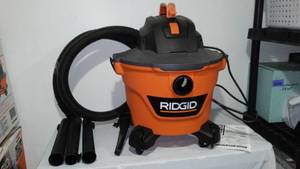 lot 400 image: Ridgid 9gal. WetDry Vac.