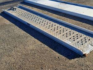 lot 19 image: Heavy Duty Ramps 1500-lbs Ramp