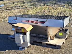lot 7 image: Hiniker Model 775 91 Truck Bed Auger Spreader