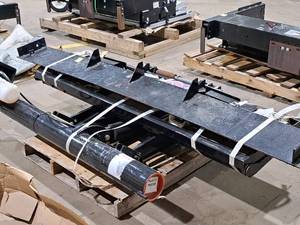 lot 23 image: Waltco Lift Co. 5 2000-lbs Hydraulic Lift C20 (New)