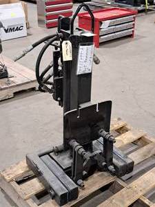 lot 45 image: Hydraulic Post Remover