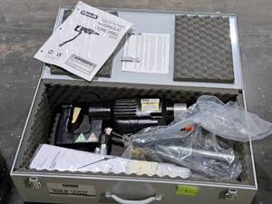 lot 124 image: Stanley Hydraulic Coring Drill CD10 with Metal Case and Users Manual