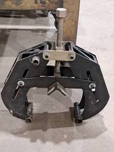 lot 172 image: Pipe Clamp