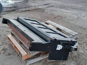 lot 202 image: Tommy Gate Tommy Lift 5 Lift