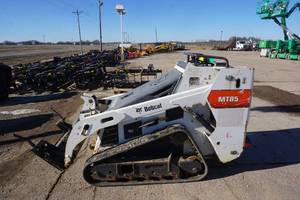 lot 4 image: 2018 Bobcat Model MT85 Tracked Mini Skid Loader Skid Steer