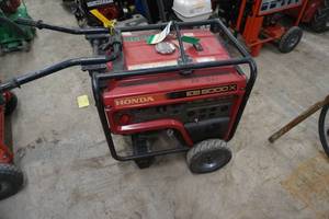 lot 23 image: Honda EB5000X 5000 Watt Generator