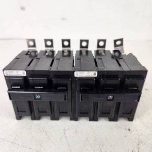 lot 28 image: Eaton Miniature Circuit Breakers BAB3020HT Good Condition Crack On One Item See Pictures