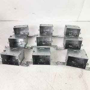 lot 29 image: Lot Of Nine NewOpen Box Crouse-Hinds Outlet BoxesCoversAccessories TP677