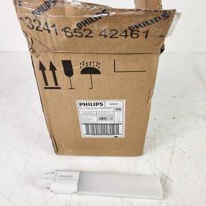 lot 49 image: Lot Of 19 Philips 529511 Lamps See Pictures