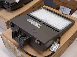 V-Tac� Commercial 4000K LED Shoebox Area Light 12x16x3 VT-SBN3-3M-100W-840 (New In Box )