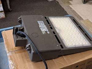 Lot of (4) V-Tac� Commercial 4000K LED Shoebox Area Light 17x12x3 VT-SBN3-3M-185W-840 (New In Box )