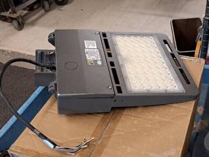 Lot of (10) V-Tac� Commercial 4000K LED Shoebox Area Light 17x12x3 VT-SBN3-3M-185W-840 (New In Box )