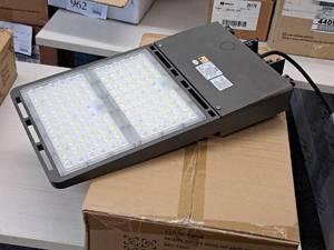 Lot of (2) V-Tac� Commercial 4000K LED Shoebox Area Light 12x28x3 VT-SBN3-3M-240W-840 (New In Box )